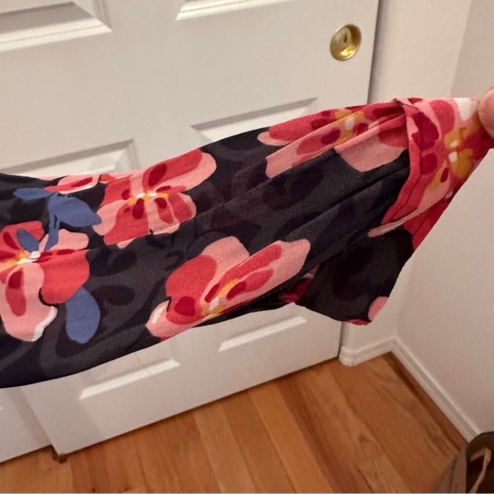 Loft Long Sleeve Floral Print Top, Size M. Black background with peach flowers - Picture 4 of 8